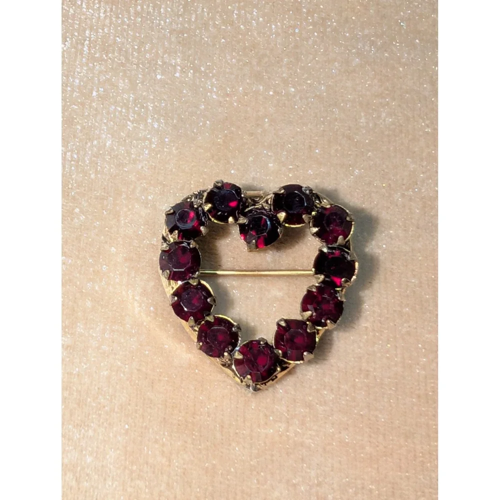 Vintage Gold Tone Red Rhinestone Heart Brooch Pendant Victorian Revival Pin‎